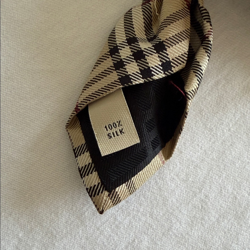Burberry Classic Nova Check Tie - Picture 3 of 8